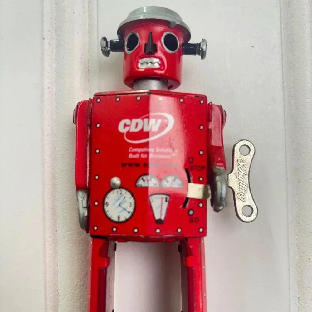 VINTAGE REAR CDW WIND-UP WALKING TIN ROBOT TOY -- works - Picture 3 of 15